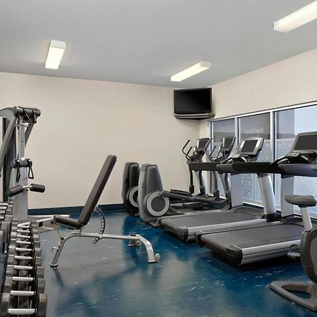 Four Points By Sheraton Hotel & Suites Calgary West Dış mekan fotoğraf