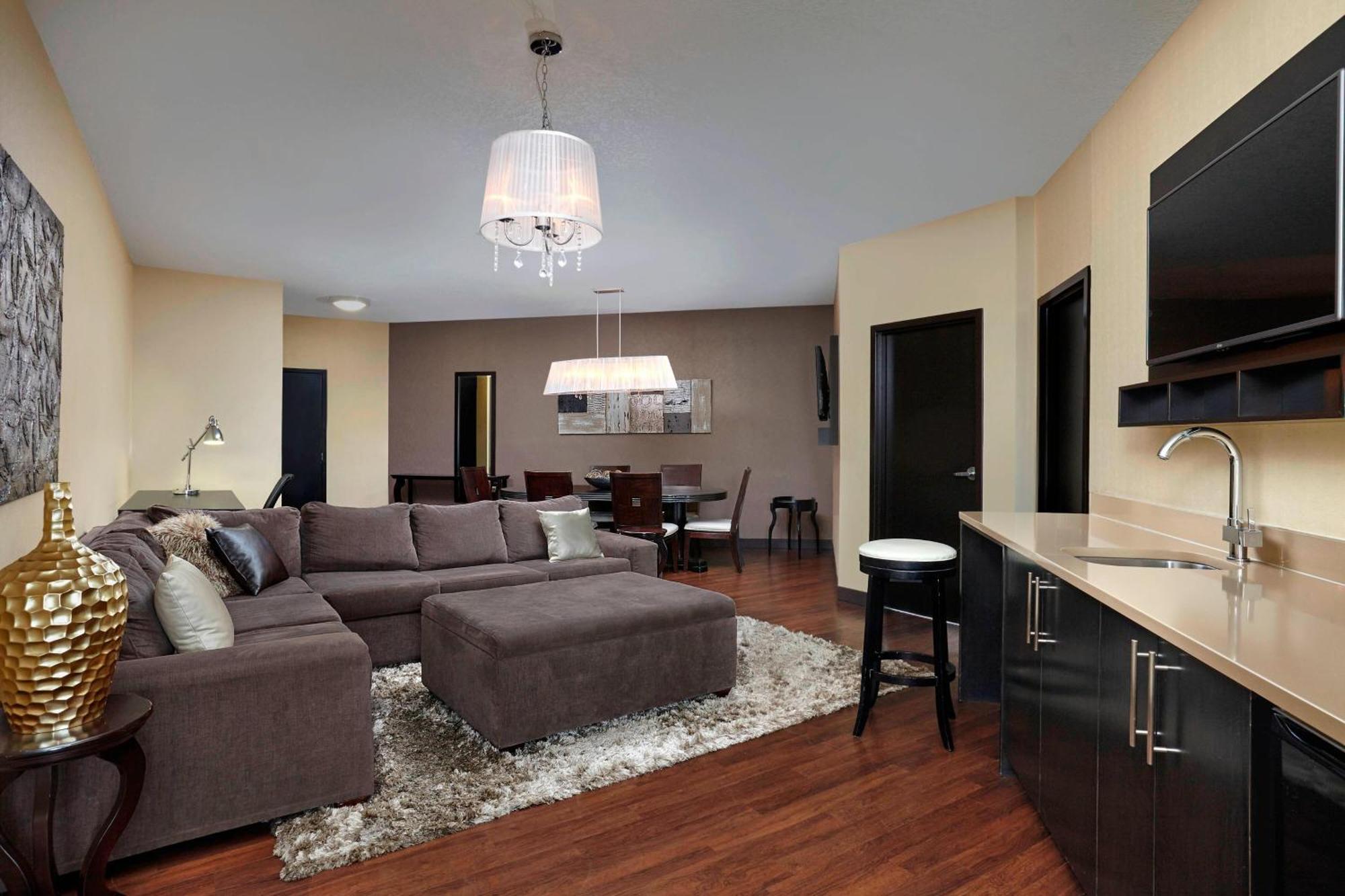Four Points By Sheraton Hotel & Suites Calgary West Dış mekan fotoğraf