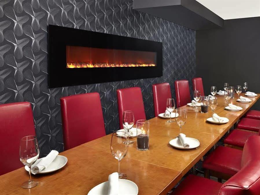 Four Points By Sheraton Hotel & Suites Calgary West Dış mekan fotoğraf